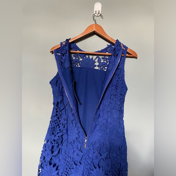 NWT ALLANDWELL Women's Floral Lace V Short Sleeves Knee Length Blue Dress Small - Picture 7 of 13